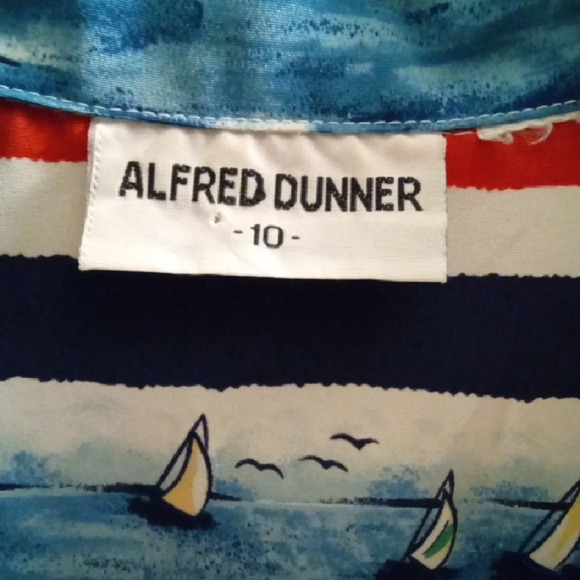 Womans 10 Alfred Dunner Nautical Red and Blue Short Sleeve Button Down Blouse - Picture 2 of 5